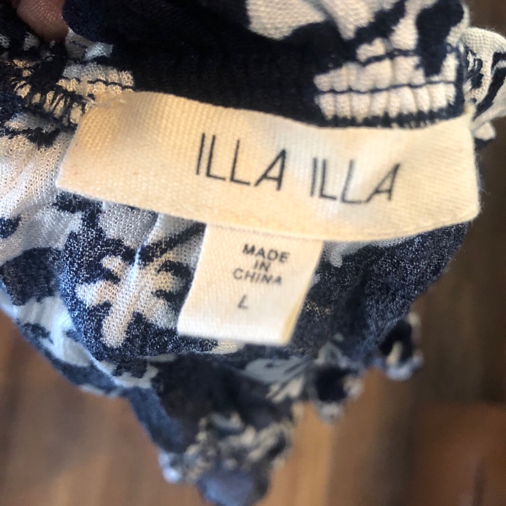 PRINTED TOP FOR SALE!!! - Picture 2 of 2